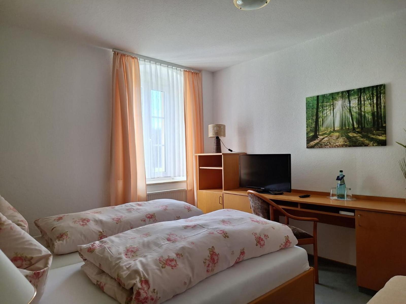 Hotel Heilbrunnen Johstadt Exterior photo